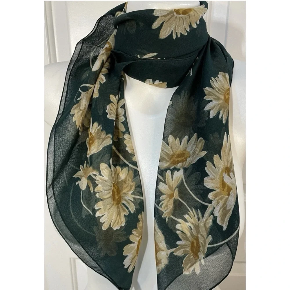 Eyesan Sheer Green Floral Square Scarf 34" x 34" Made in Italy - Picture 1 of 5
